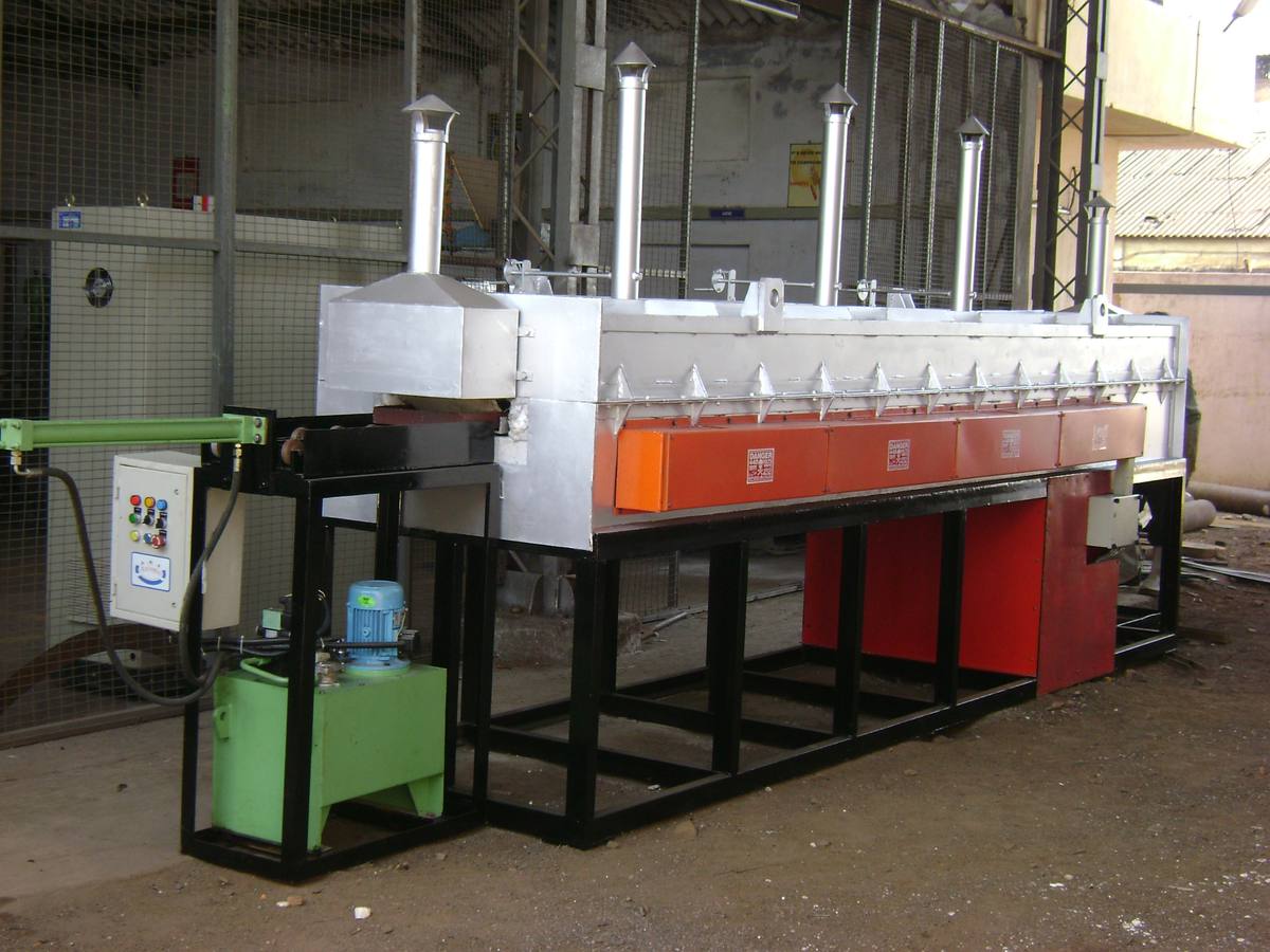 Pusher type furnace