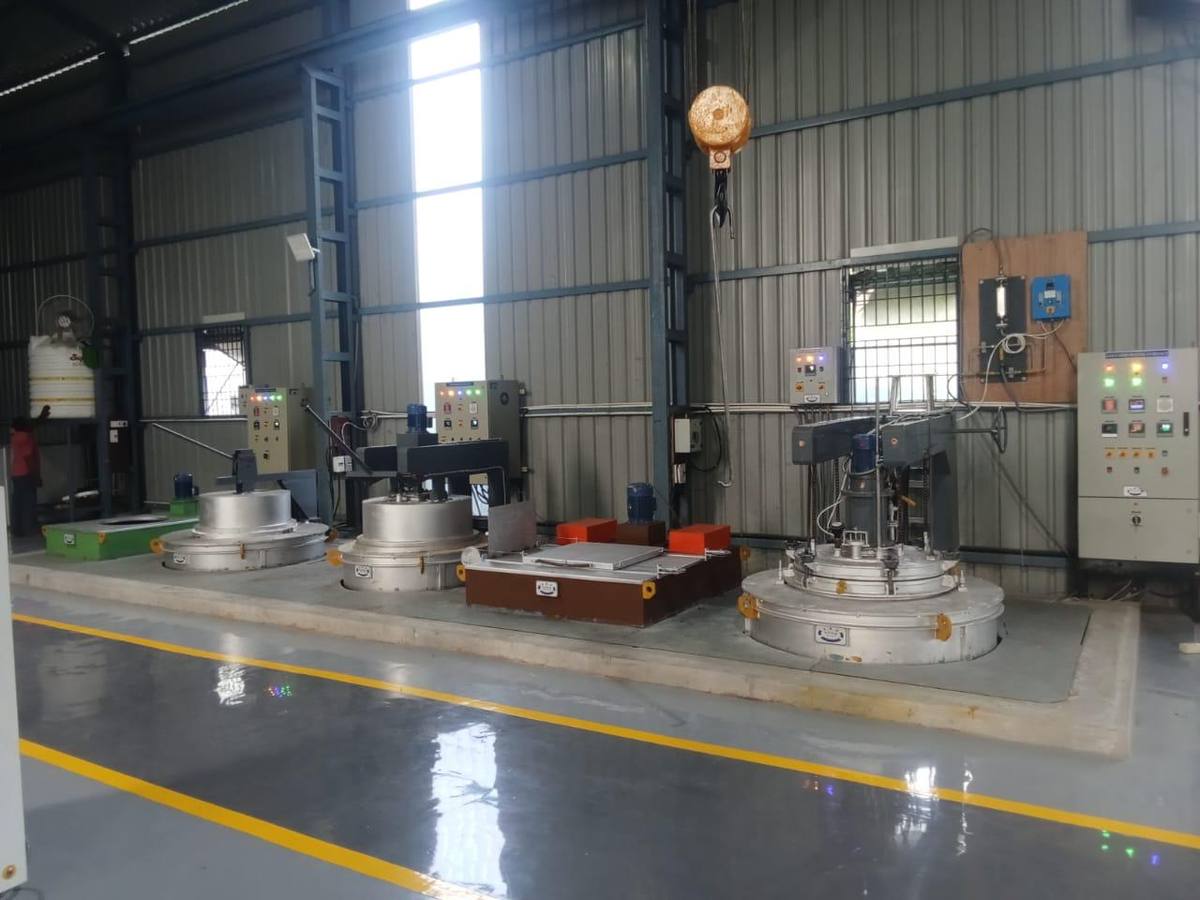 Pit type furnace installation