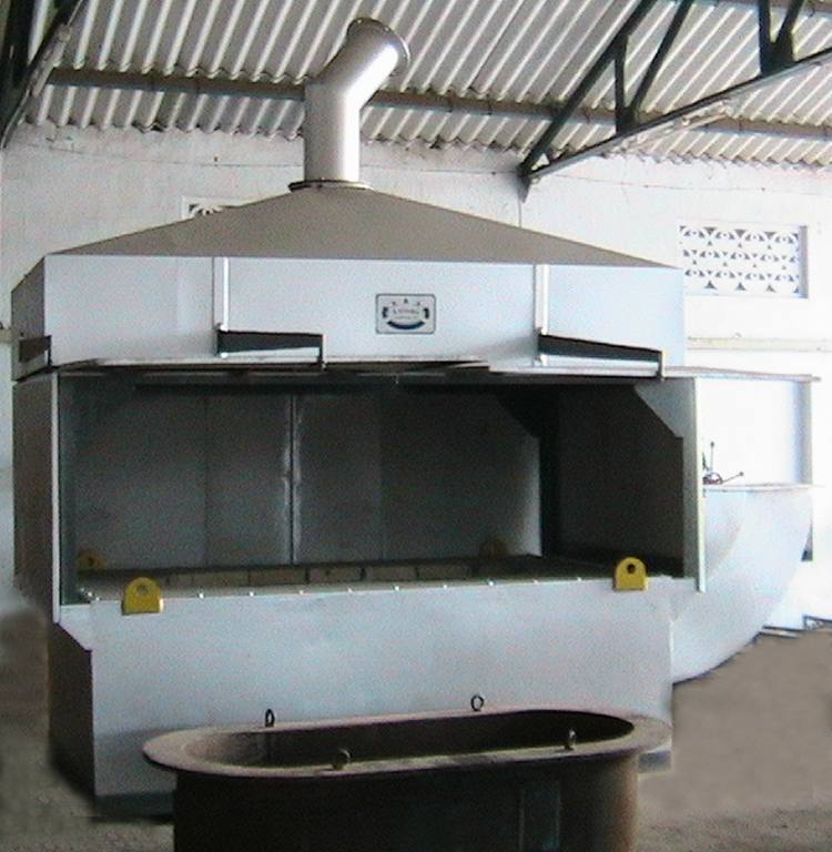 Lead melting furnace