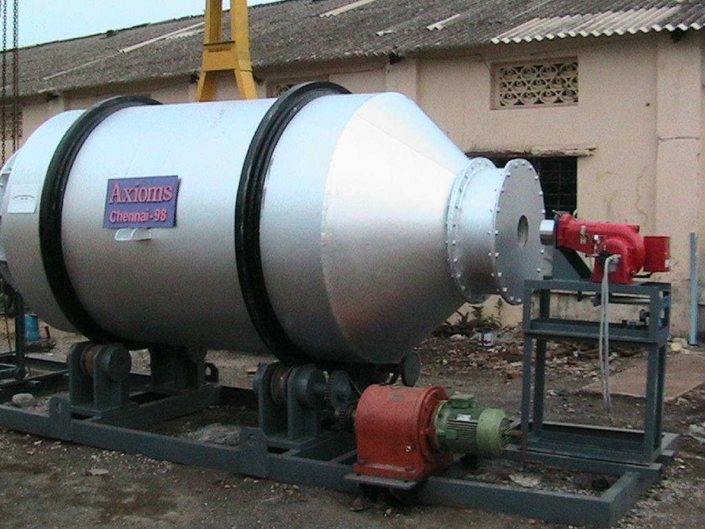 Rotary aluminium melting furnace