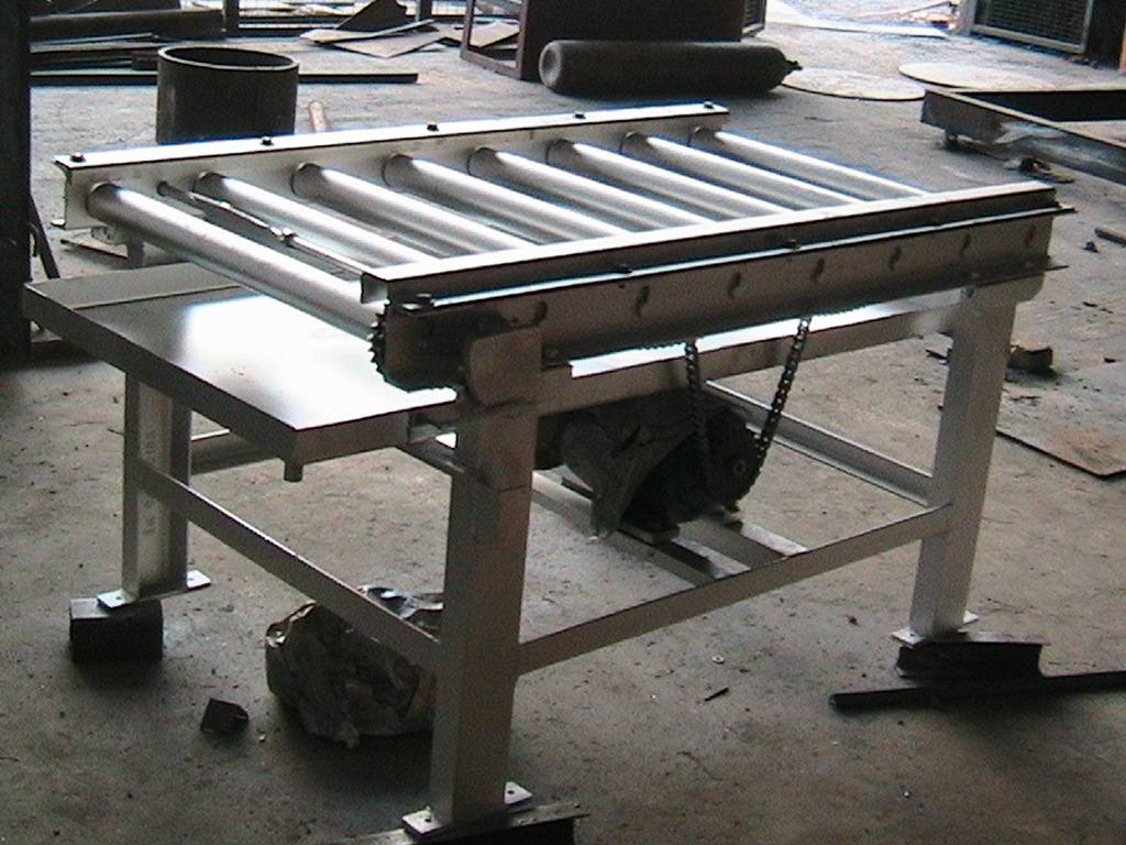 Roller table